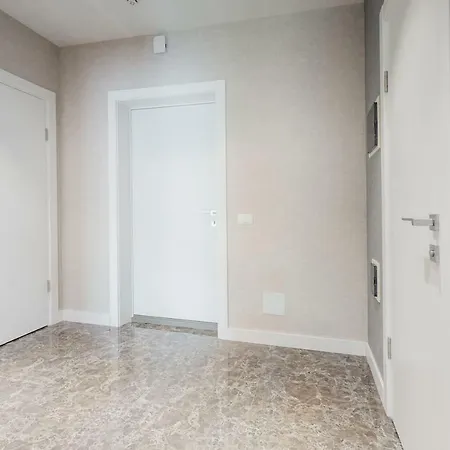 Apartment красивая в парке Kyiv